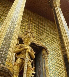 碧隆天神殿的正门大皇宫(Grand Palace)_曼谷