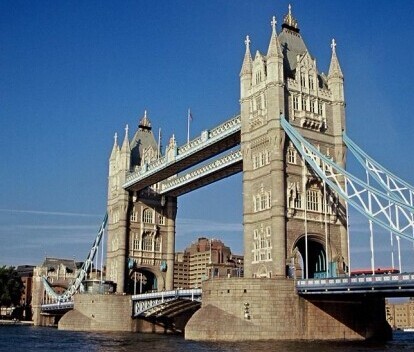 泰晤士塔桥(TOWER BRIDGE)