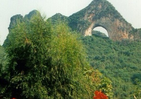 月亮山桂林旅游