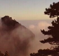 白鹅岭上的电视塔-黄山北海景区